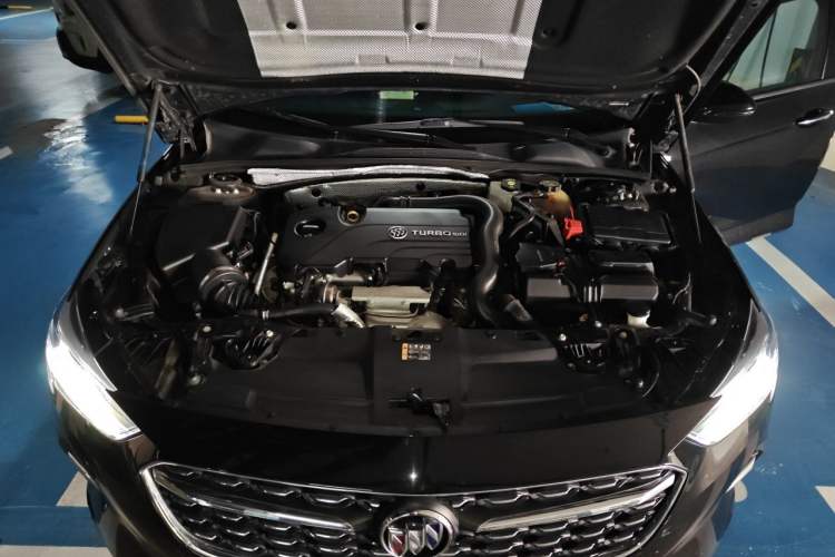 Used Buick Regal 2020 552T Elite Edition Engine Bay
