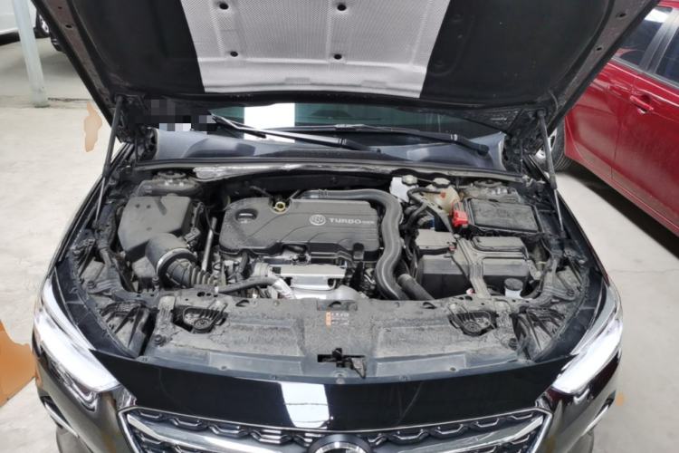 Used Buick Regal 2020 552T Luxury Version Engine Bay
