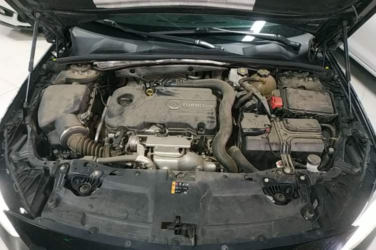 Used Buick Regal 2020 552T Elite Edition Engine Bay