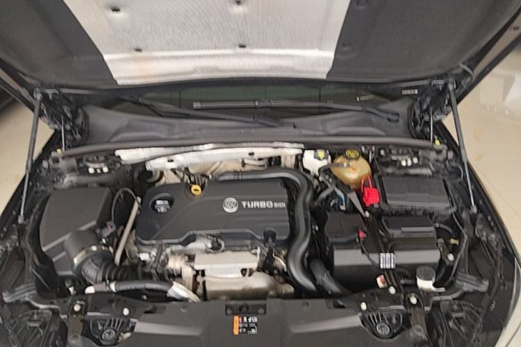 Used Buick Regal 2020 552T Elite Edition Engine Bay