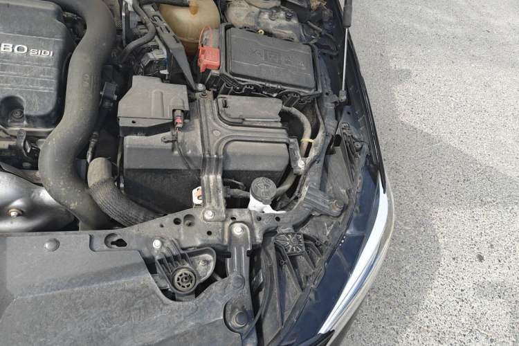Used Buick Regal 2020 552T Elite Edition Engine Bay Left