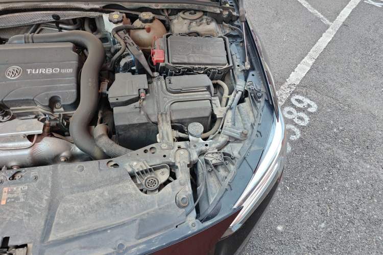 Used Buick Regal 2020 552T Elite Edition Engine Bay Left