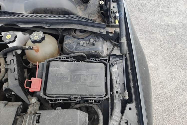 Used Buick Regal 2020 552T Elite Edition Engine Bay Left