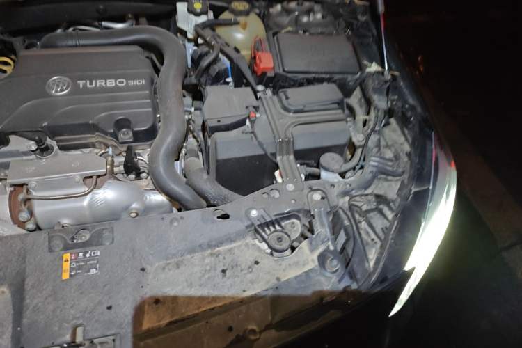 Used Buick Regal 2020 552T Luxury Version Engine Bay Left