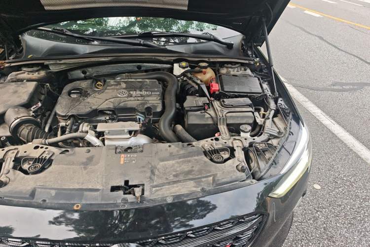 Used Buick Regal 2020 552T Elite Edition Engine Bay Left