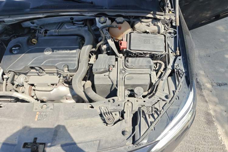 Used Buick Regal 2020 552T Elite Edition Engine Bay Left