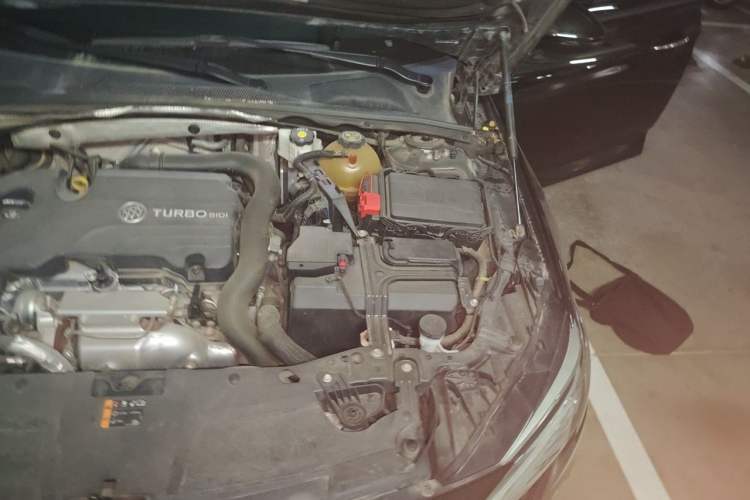 Used Buick Regal 2020 552T Elite Edition Engine Bay Left
