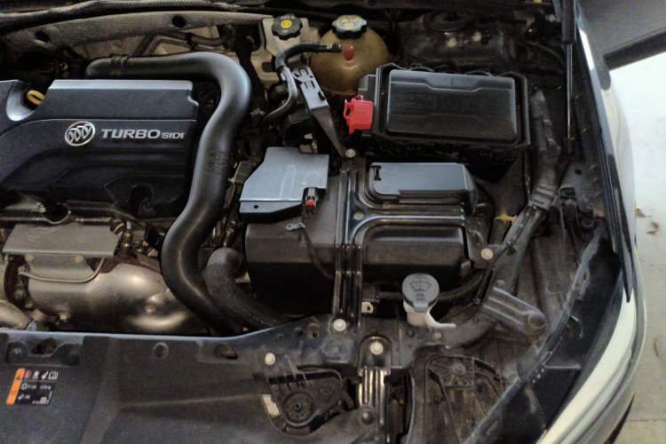 Used Buick Regal 2020 552T Elite Edition Engine Bay Left