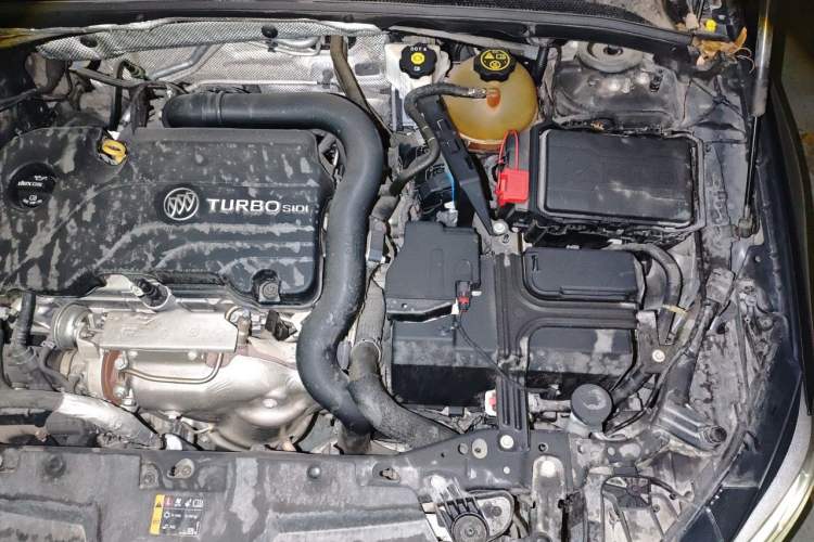 Used Buick Regal 2020 552T Luxury Version Engine Bay Left