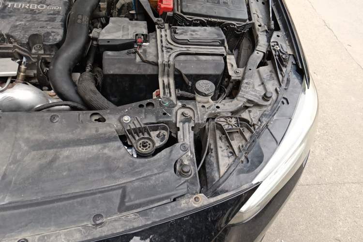 Used Buick Regal 2020 552T Elite Edition Engine Bay Left