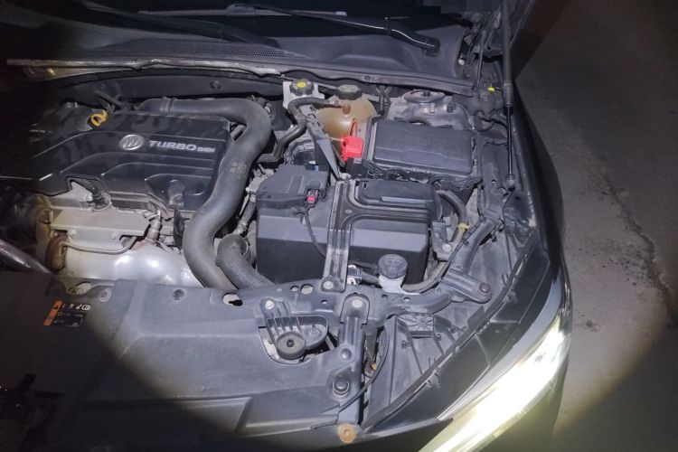 Used Buick Regal 2020 552T Elite Edition Engine Bay Left