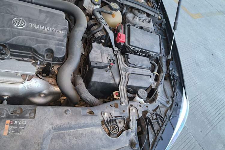 Used Buick Regal 2020 552T Elite Edition Engine Bay Left