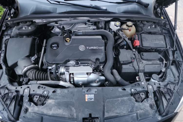 Used Buick Regal 2020 552T Elite Edition Engine Bay