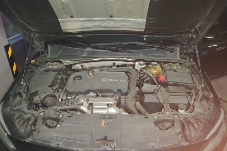 Used Buick Regal 2020 552T Elite Edition Engine Bay