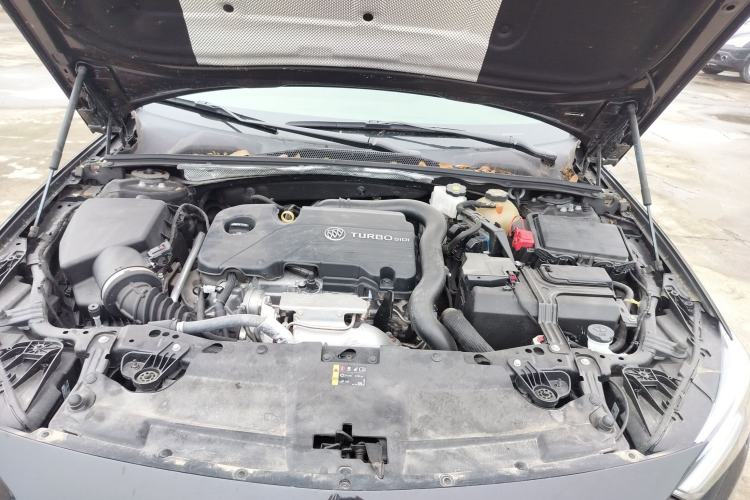 Used Buick Regal 2020 552T Luxury Version Engine Bay