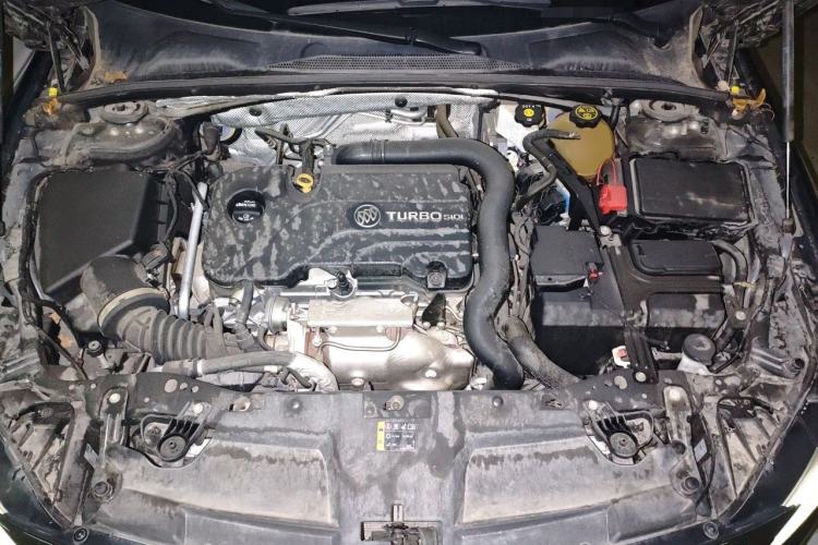 Used Buick Regal 2020 552T Luxury Version Engine Bay