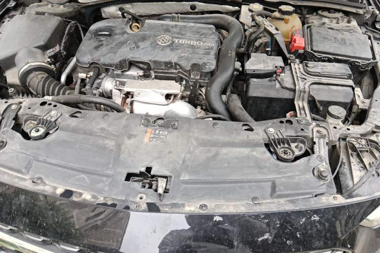 Used Buick Regal 2020 552T Elite Edition Engine Bay