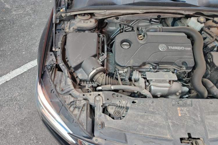 Used Buick Regal 2020 552T Elite Edition Engine Bay Right