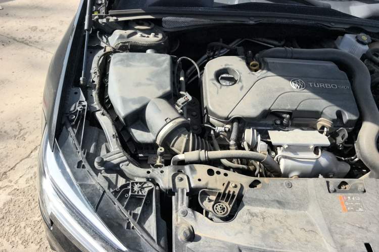 Used Buick Regal 2020 552T Elite Edition Engine Bay Right