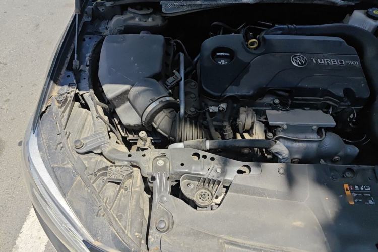 Used Buick Regal 2020 552T Luxury Version Engine Bay Right