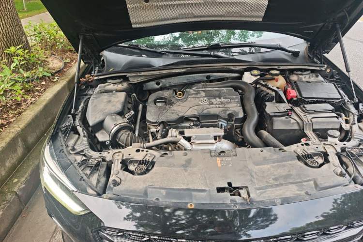 Used Buick Regal 2020 552T Elite Edition Engine Bay Right