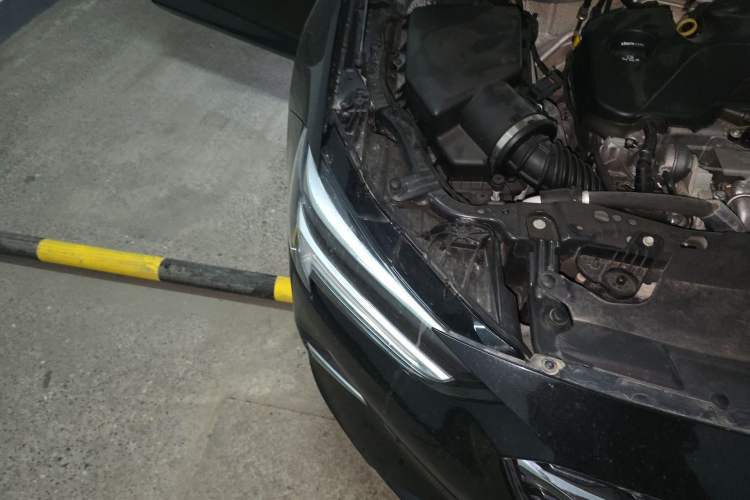 Used Buick Regal 2020 552T Elite Edition Engine Bay Right