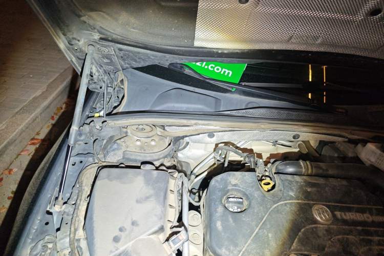 Used Buick Regal 2020 552T Luxury Version Engine Bay Right