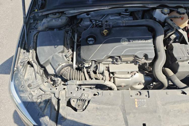 Used Buick Regal 2020 552T Elite Edition Engine Bay Right