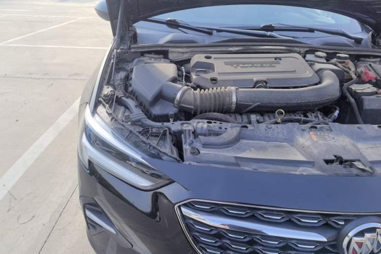 Used Buick Regal 2020 652T Elite Edition Engine Bay Right