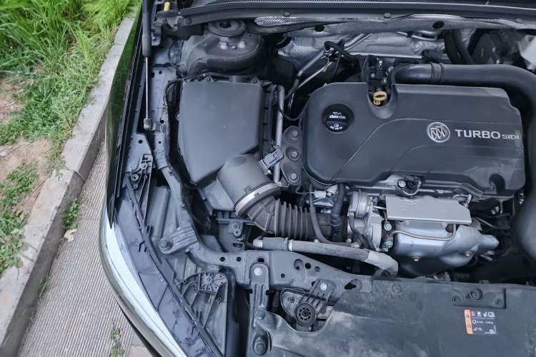 Used Buick Regal 2020 552T Elite Edition Engine Bay Right