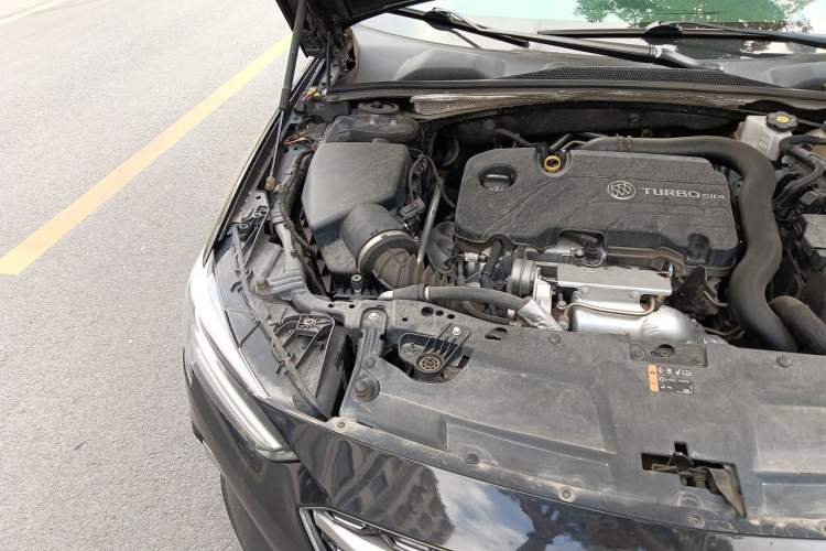 Used Buick Regal 2020 552T Elite Edition Engine Bay Right