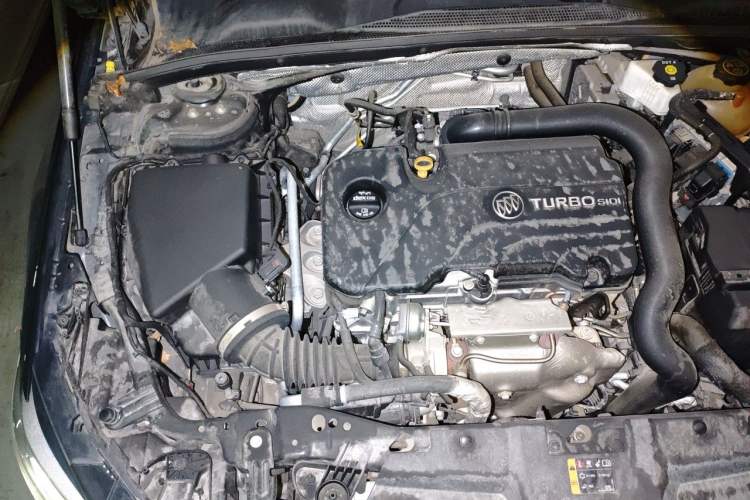 Used Buick Regal 2020 552T Luxury Version Engine Bay Right