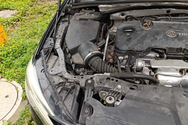 Used Buick Regal 2020 552T Elite Edition Engine Bay Right