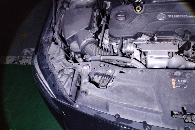 Used Buick Regal 2020 552T Luxury Version Engine Bay Right