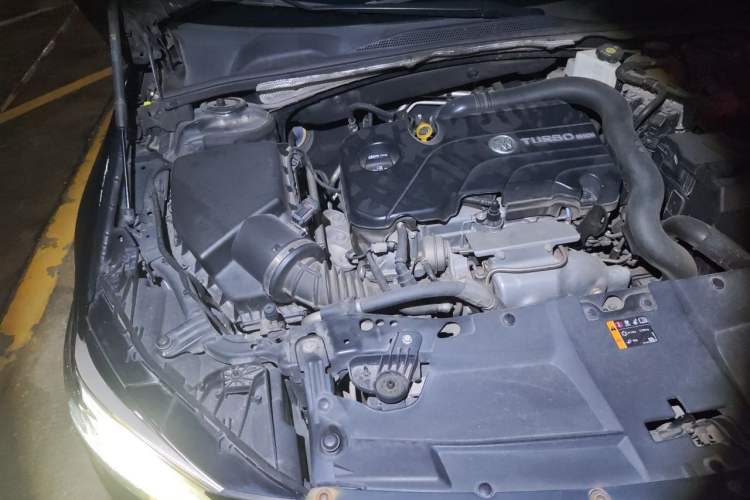 Used Buick Regal 2020 552T Elite Edition Engine Bay Right