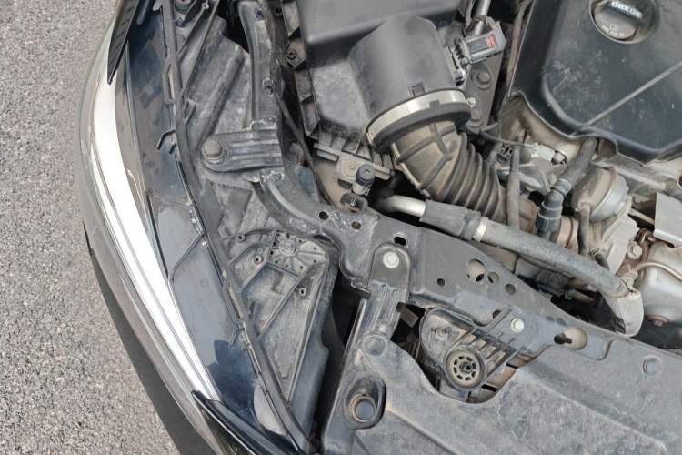 Used Buick Regal 2020 552T Elite Edition Engine Bay Right