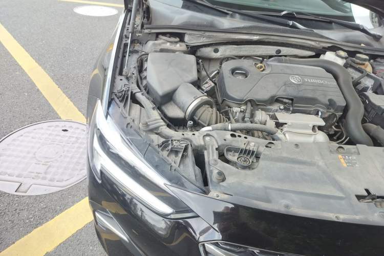 Used Buick Regal 2020 552T Elite Edition Engine Bay Right
