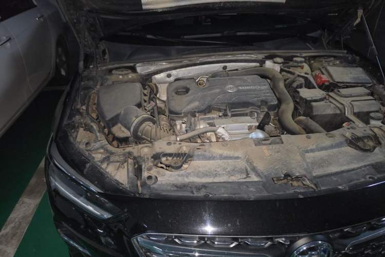 Used Buick Regal 2020 552T Elite Edition Engine Bay Right