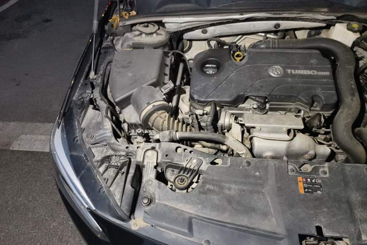 Used Buick Regal 2020 552T Elite Edition Engine Bay Right