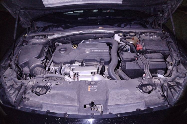 Used Buick Regal 2020 552T Luxury Version Engine Bay