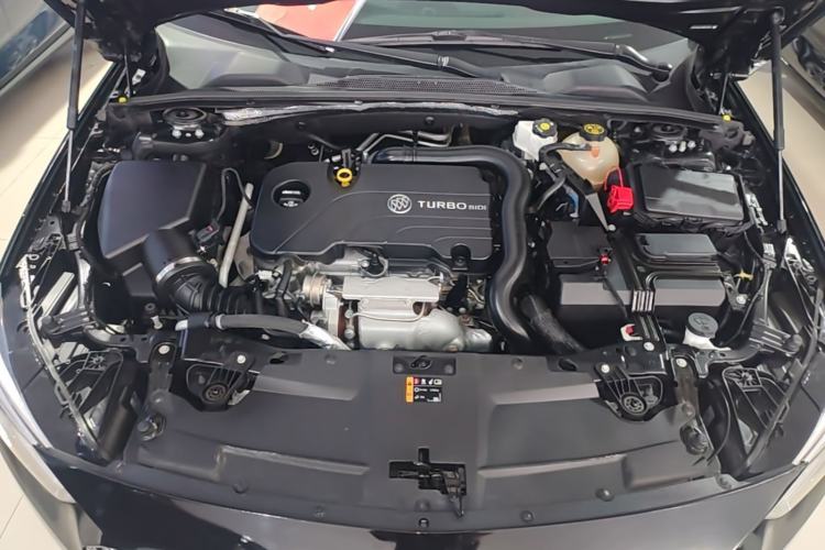 Used Buick Regal 2020 552T Luxury Version Engine Bay
