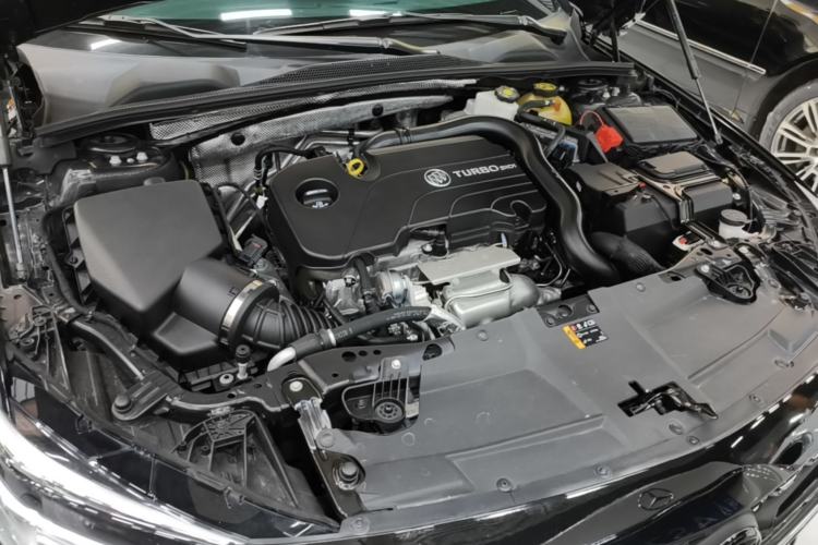 Used Buick Regal 2020 552T Elite Edition Engine Bay
