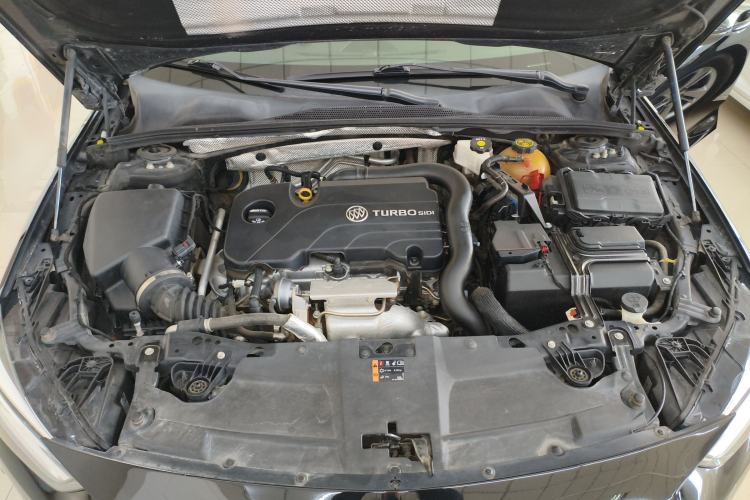 Used Buick Regal 2020 552T Elite Edition Engine Bay