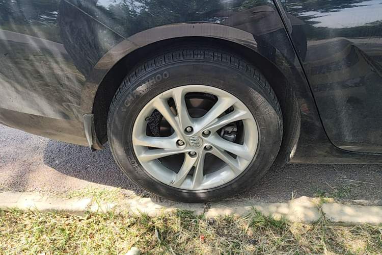 Used Buick Regal 2020 552T Elite Edition Exterior 5