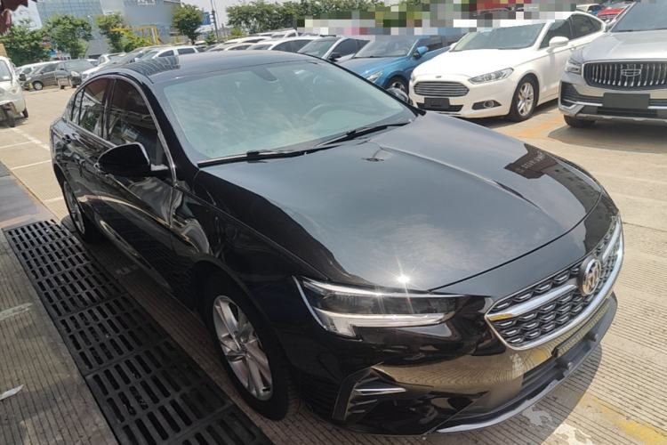 Used Buick Regal 2020 552T Luxury Version Front Right 45 Deg