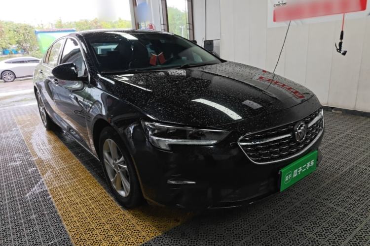 Used Buick Regal 2020 552T Luxury Version Front Right 45 Deg