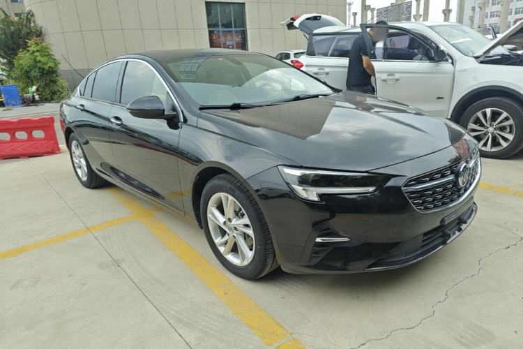 Used Buick Regal 2020 552T Elite Edition Front Right 45 Deg