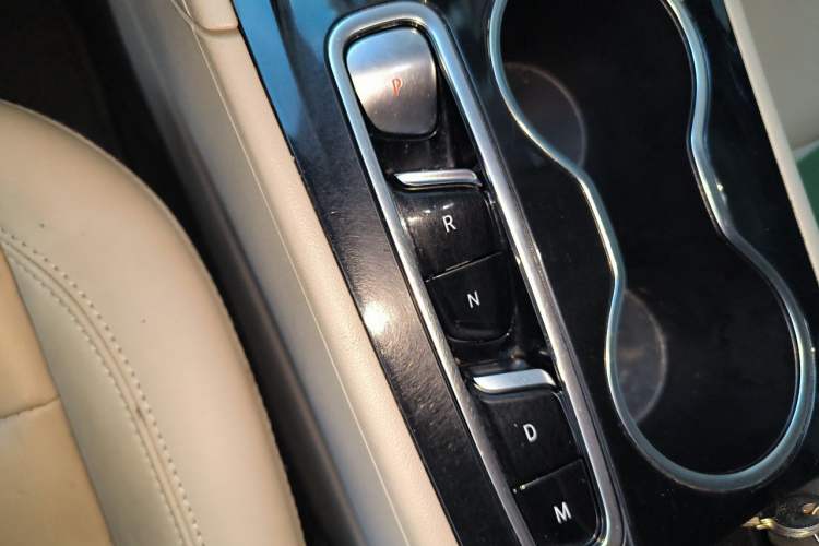 Used Buick Regal 2020 552T Elite Edition Gear Lever