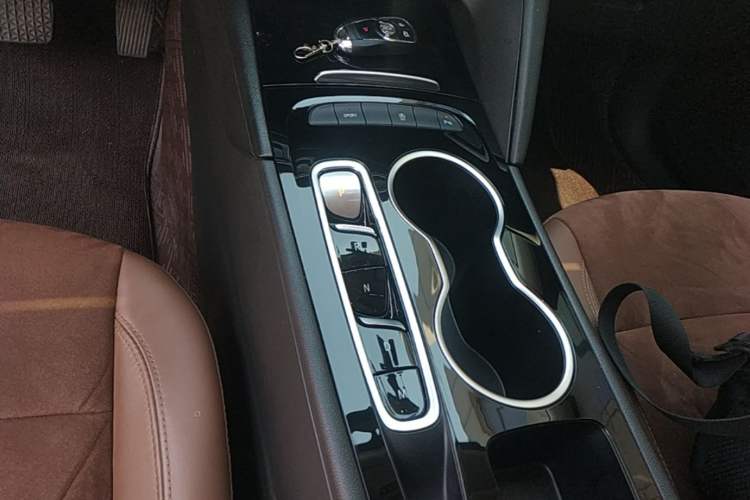 Used Buick Regal 2020 552T Luxury Version Gear Lever