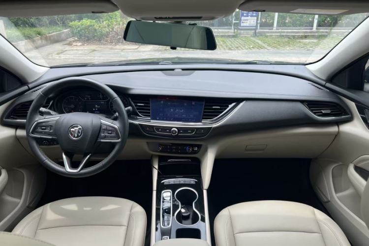 Used Buick Regal 2020 552T Elite Edition Interior 2